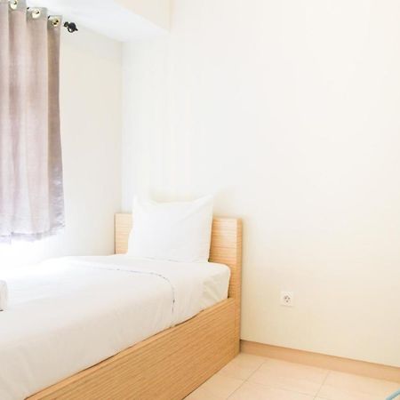 Simply Minimalist 2Br The Springlake Summarecon Apartment By Travelio Бекасі Екстер'єр фото